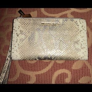 Michael Kors phone/wallet wristlet